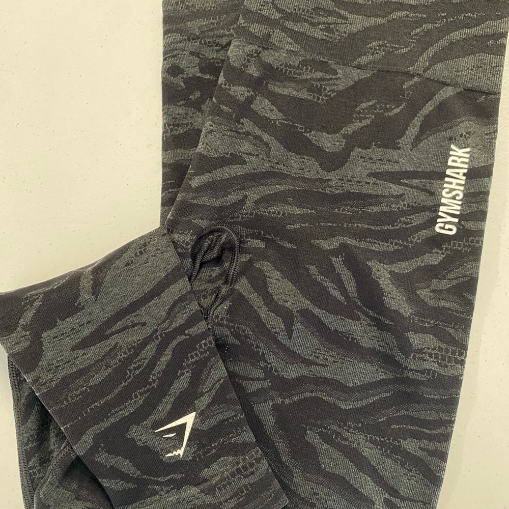 Gymshark Black and Gray Patterned Leggings